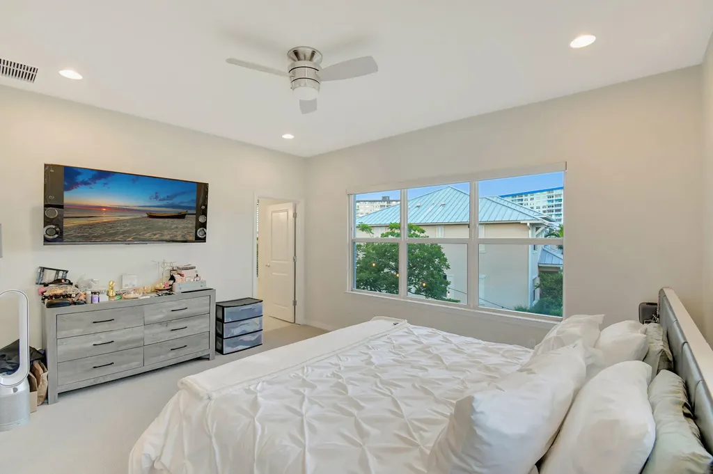 1105 Banyan Drive Hollywood FL 33021