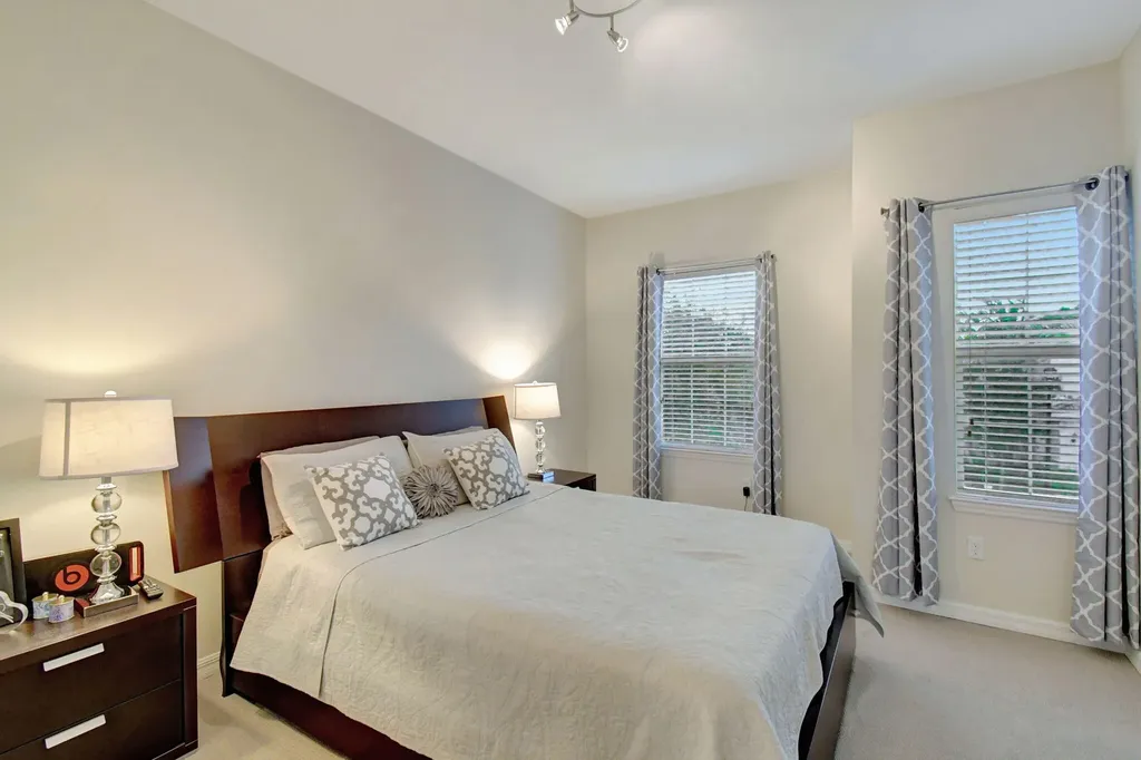 1105 Banyan Drive Hollywood FL 33021