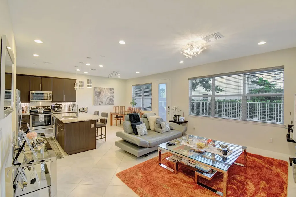 1105 Banyan Drive Hollywood FL 33021