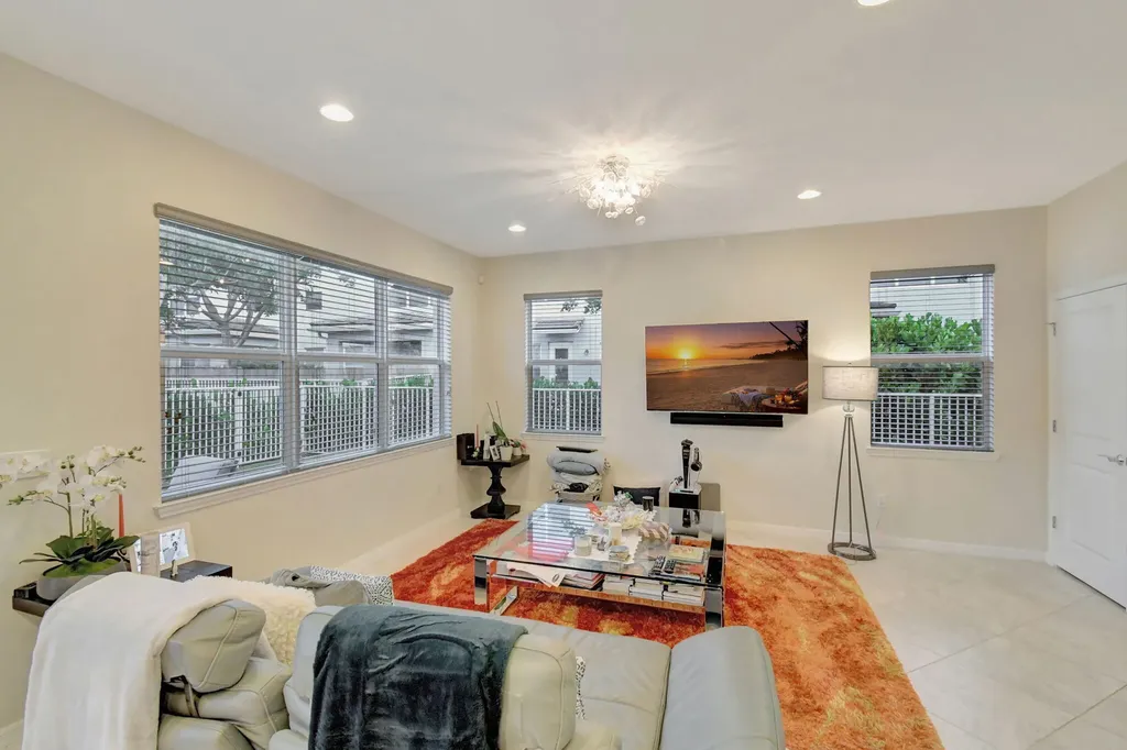 1105 Banyan Drive Hollywood FL 33021