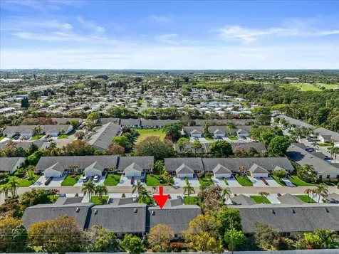 10831 SE Sea Pines Circle Hobe Sound FL 33455