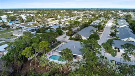 10831 SE Sea Pines Circle Hobe Sound FL 33455