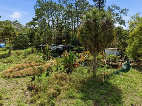 5133 Pine Grove Drive N West Palm Beach FL 33417