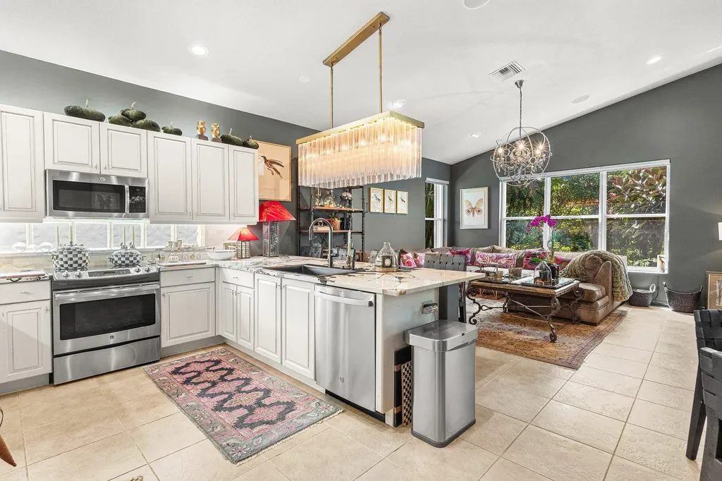 13587 Barcelona Lake Circle Delray Beach FL 33446