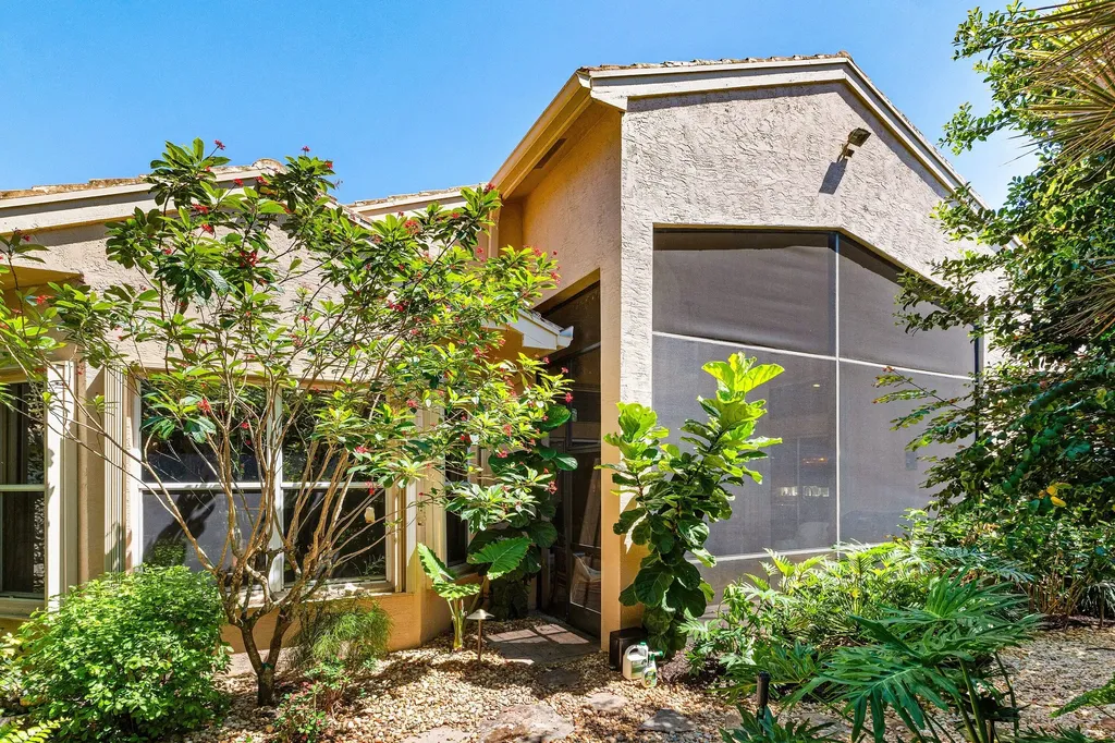 13587 Barcelona Lake Circle Delray Beach FL 33446