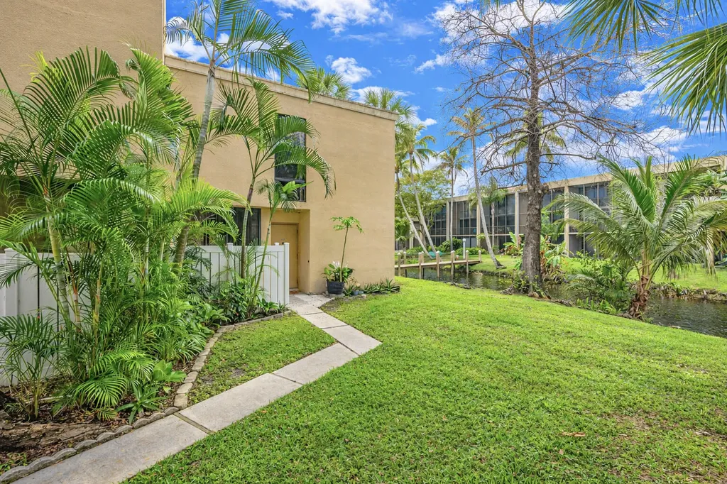 2941 SW 87th Avenue Davie FL 33328