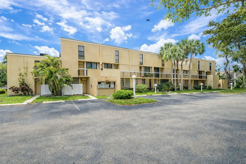 2941 SW 87th Avenue Davie FL 33328