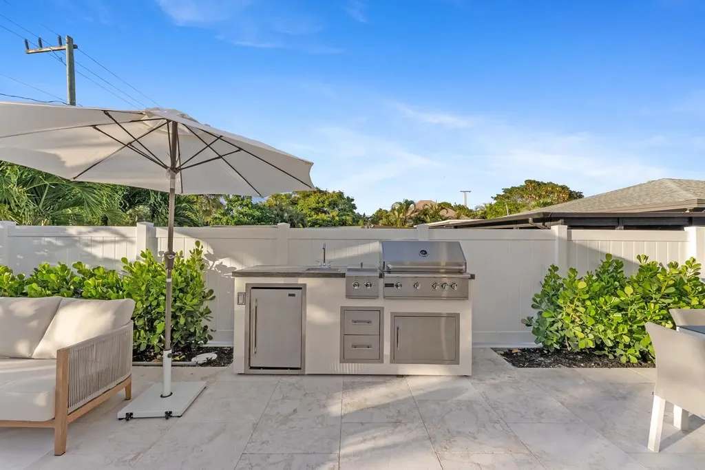 220 S Swinton Avenue Delray Beach FL 33444