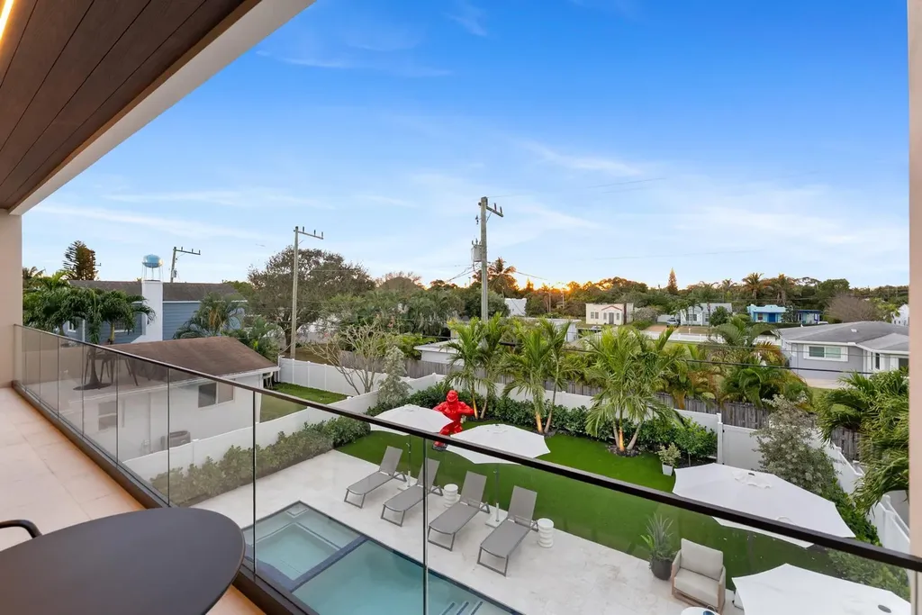220 S Swinton Avenue Delray Beach FL 33444