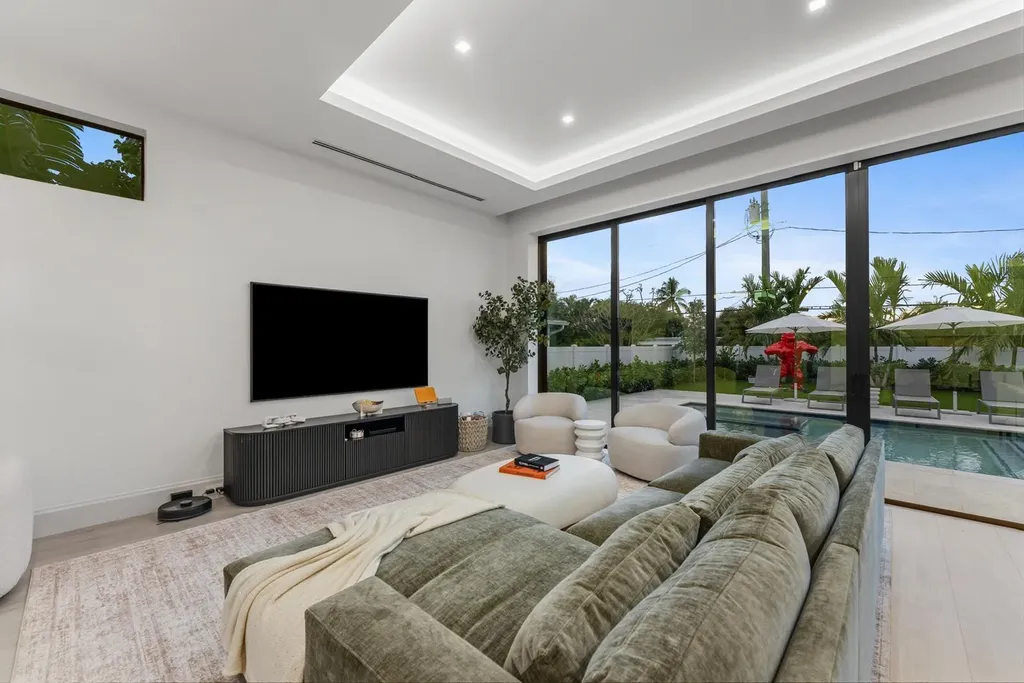 220 S Swinton Avenue Delray Beach FL 33444