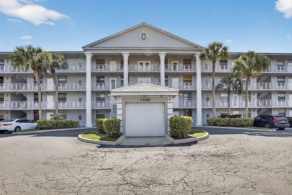 1528 Whitehall Drive Davie FL 33324