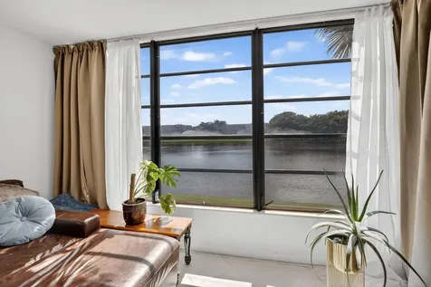 1528 Whitehall Drive Davie FL 33324