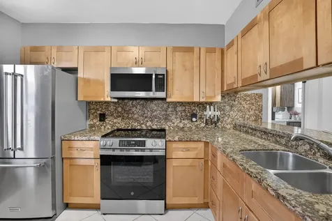 1528 Whitehall Drive Davie FL 33324
