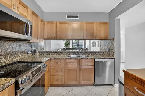 1528 Whitehall Drive Davie FL 33324