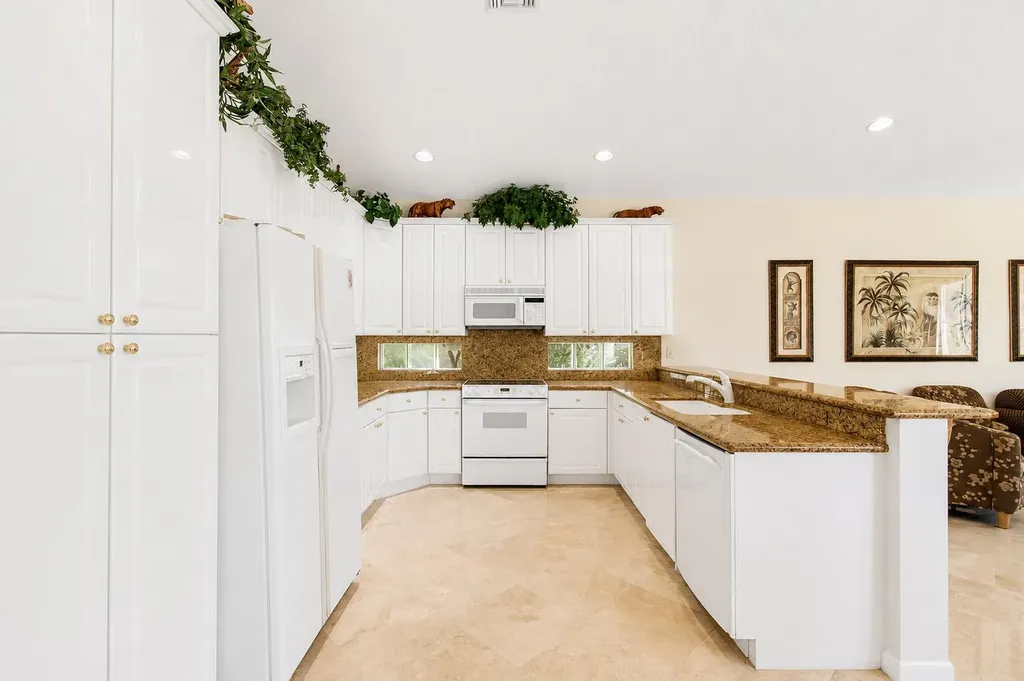 6850 Fiji Circle Boynton Beach FL 33437