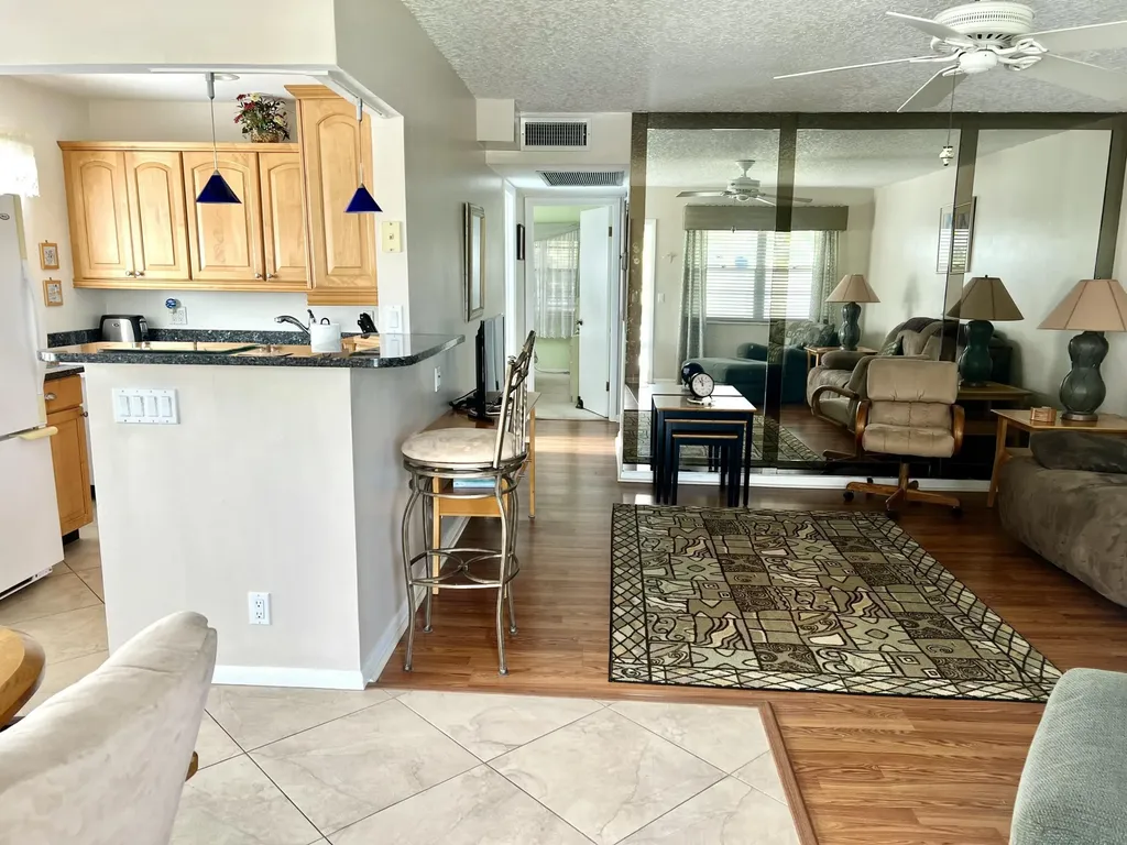 328 Farnham P Deerfield Beach FL 33442