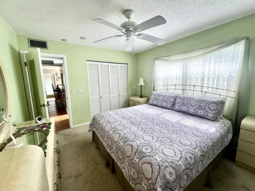 328 Farnham P Deerfield Beach FL 33442