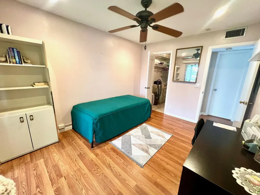 328 Farnham P Deerfield Beach FL 33442