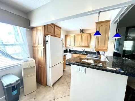 328 Farnham P Deerfield Beach FL 33442