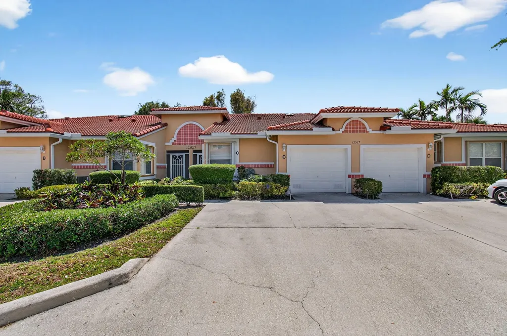 12527 Crystal Pointe Drive Boynton Beach FL 33437