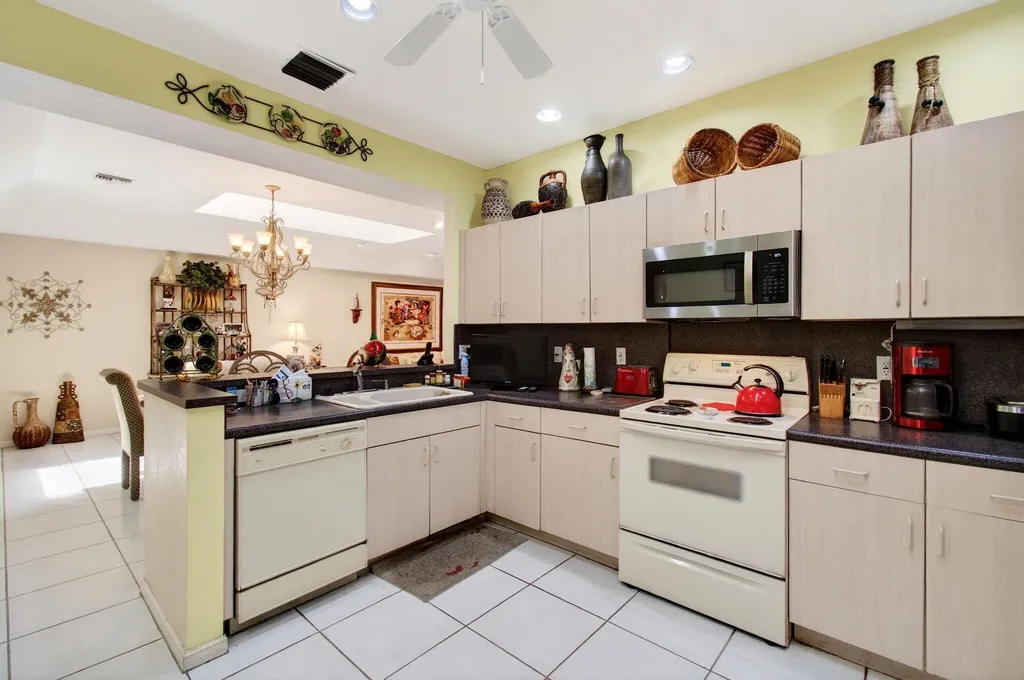 12527 Crystal Pointe Drive Boynton Beach FL 33437