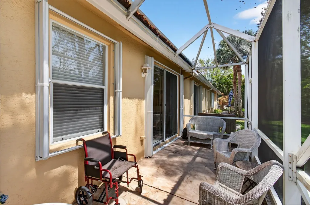 12527 Crystal Pointe Drive Boynton Beach FL 33437