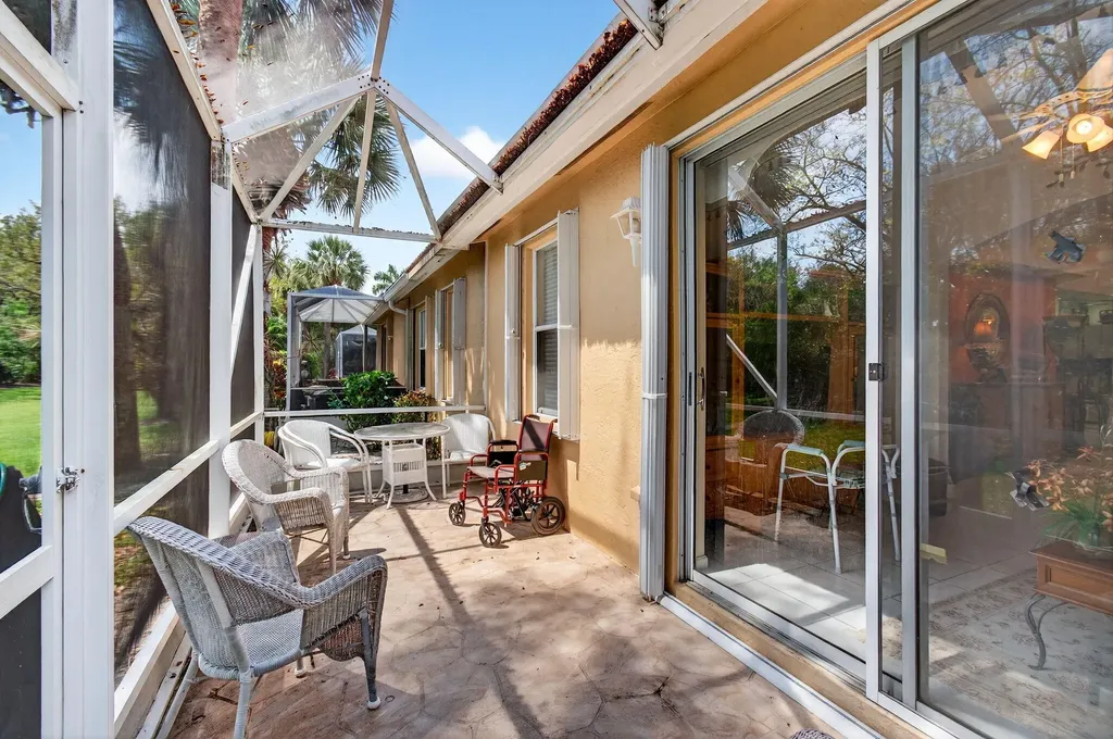 12527 Crystal Pointe Drive Boynton Beach FL 33437