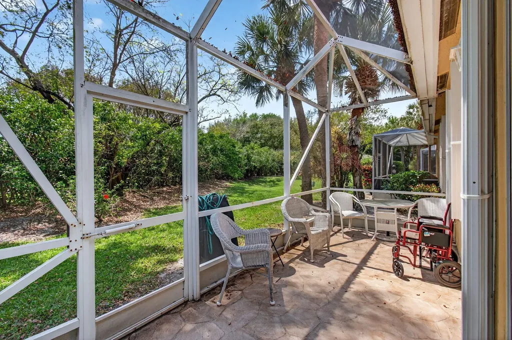 12527 Crystal Pointe Drive Boynton Beach FL 33437