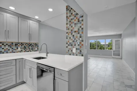 1481 S Ocean Boulevard Lauderdale By The Sea FL 33062