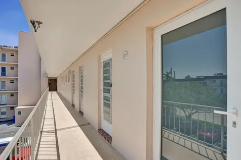 1481 S Ocean Boulevard Lauderdale By The Sea FL 33062