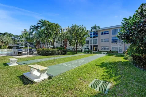 1481 S Ocean Boulevard Lauderdale By The Sea FL 33062