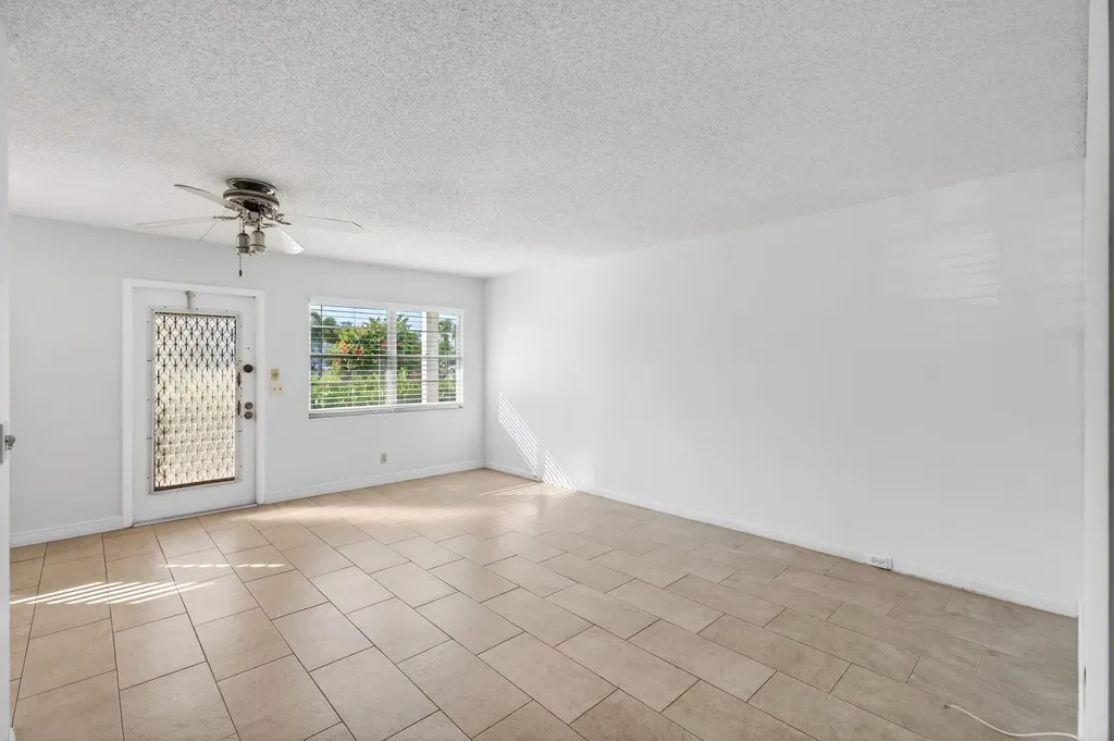 1017 Cornwall A Boca Raton FL 33434