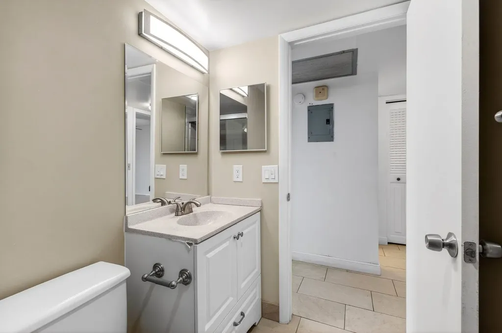 1017 Cornwall A Boca Raton FL 33434