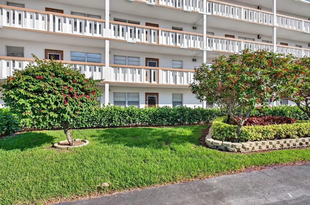 1017 Cornwall A Boca Raton FL 33434
