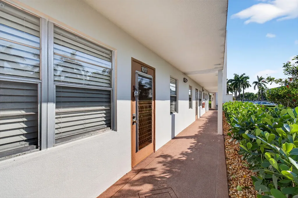1017 Cornwall A Boca Raton FL 33434