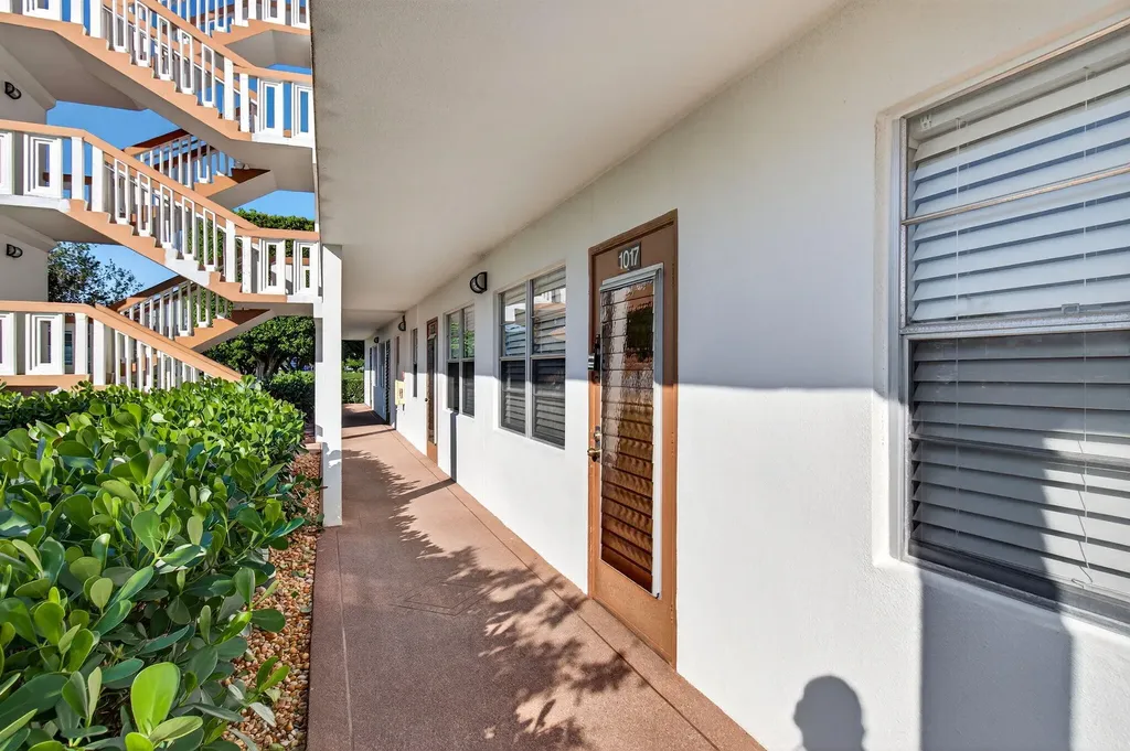 1017 Cornwall A Boca Raton FL 33434