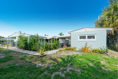 2574 NE Roberta Street Jensen Beach FL 34957