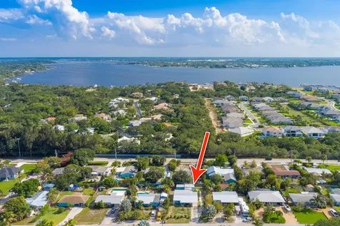 2574 NE Roberta Street Jensen Beach FL 34957