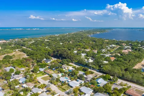 2574 NE Roberta Street Jensen Beach FL 34957