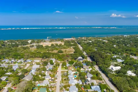 2574 NE Roberta Street Jensen Beach FL 34957