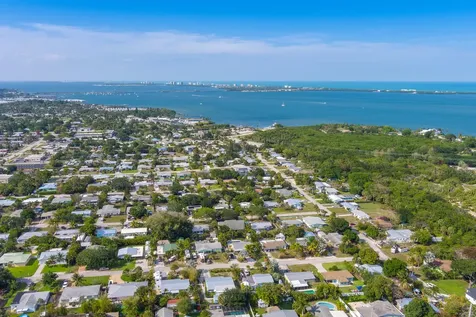 2574 NE Roberta Street Jensen Beach FL 34957