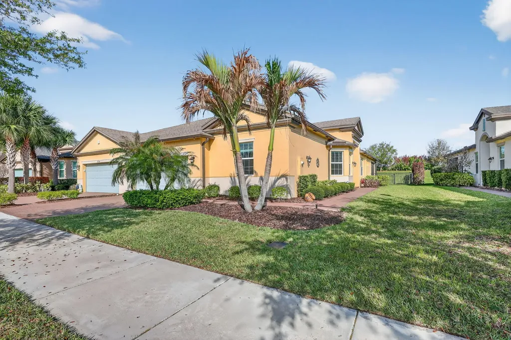 12932 SW Lake Fern Circle Port St Lucie FL 34987