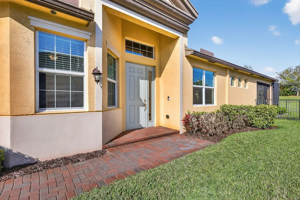 12932 SW Lake Fern Circle Port St Lucie FL 34987