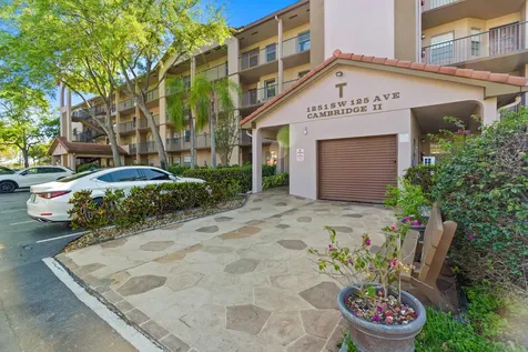 1251 SW 125th Avenue Pembroke Pines FL 33027