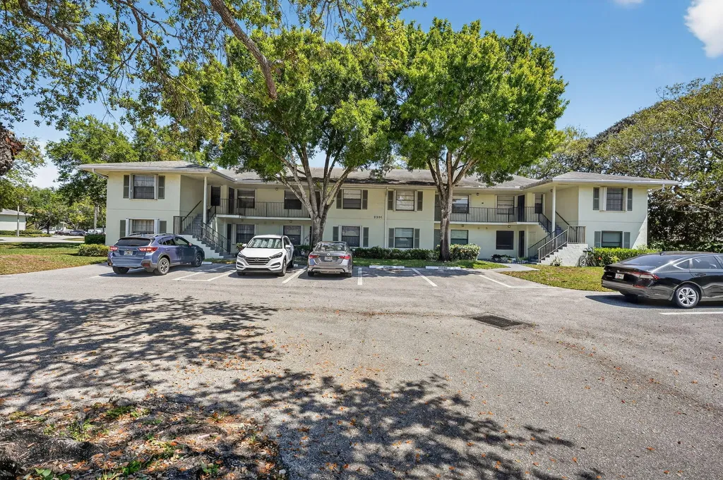 2301 Sabal Ridge Court Palm Beach Gardens FL 33418