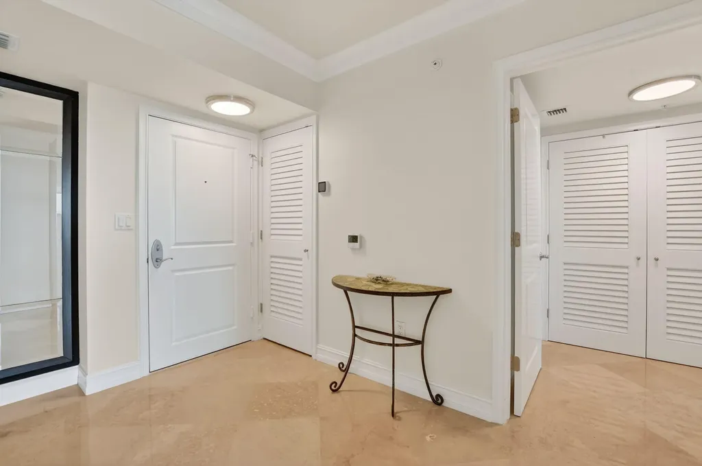 99 SE Mizner Boulevard Boca Raton FL 33432