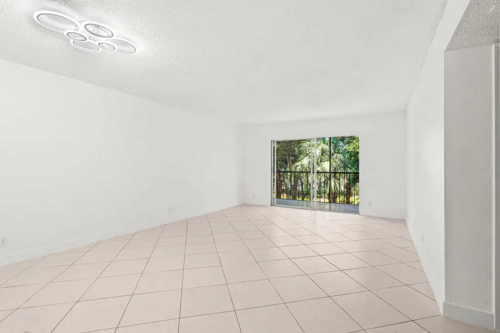 7301 Amberly Lane Delray Beach FL 33446
