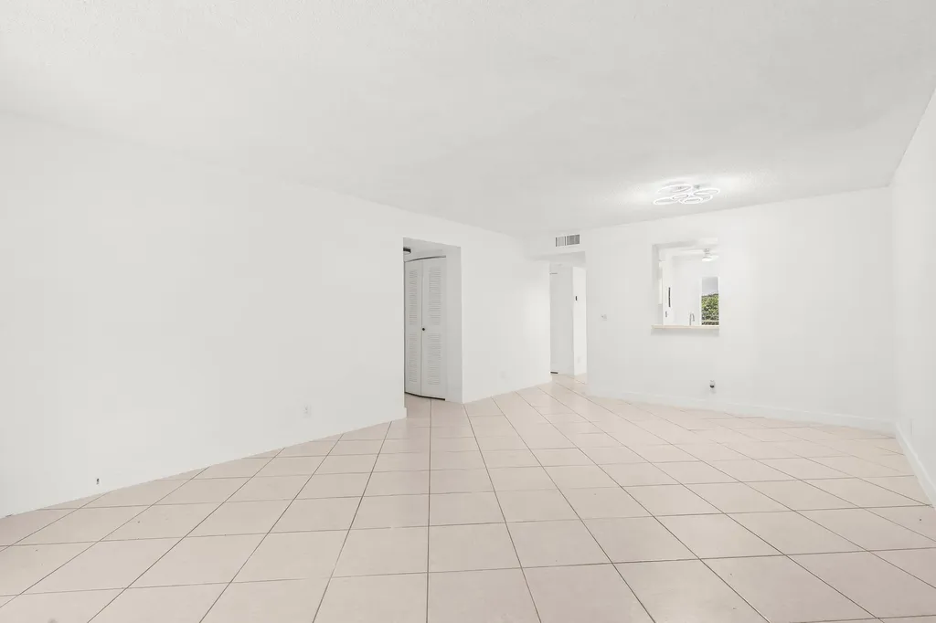 7301 Amberly Lane Delray Beach FL 33446