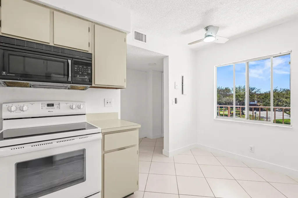 7301 Amberly Lane Delray Beach FL 33446