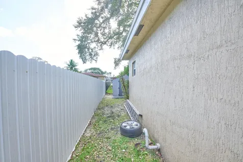 3298 NW 49th Street Miami FL 33142